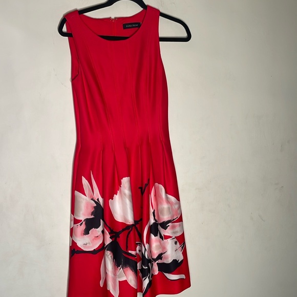 Ivanka Trump Dresses & Skirts - Ivanka Trump red floral size 4 dress